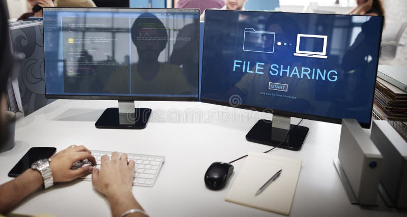 Dossier die Internet-Concept van de Technologie het Sociale Opslag delen royalty-vrije stock afbeelding Dossier die Internet-Concept van de Technologie het Sociale Opslag delen royalty-vrije stock afbeelding