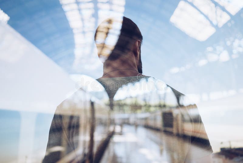 Double exposition de l'homme photographie stock libre de droits Double exposition de l'homme photographie stock libre de droits