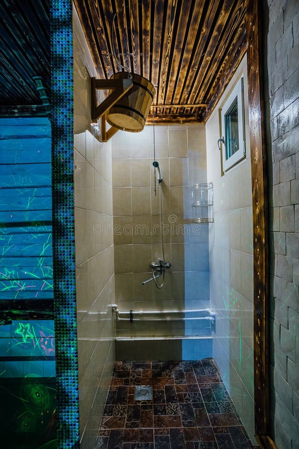 Grazen defect Stoffig Doucheruimte Van Russische Badkamers of Sauna Met Houten Emmer Met Koud Water Stock Afbeelding - Image of temperatuur, sauna: 106606969 Grazen defect Stoffig Doucheruimte Van Russische Badkamers of Sauna Met Houten Emmer Met Koud Water Stock Afbeelding - Image of temperatuur, sauna: 106606969