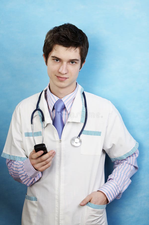 Médico caucasiano apessoado foto de stock