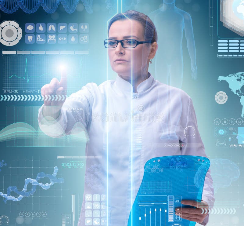 Doutor da mulher no conceito do mhealth da telemedicina imagens de stock Doutor da mulher no conceito do mhealth da telemedicina imagens de stock