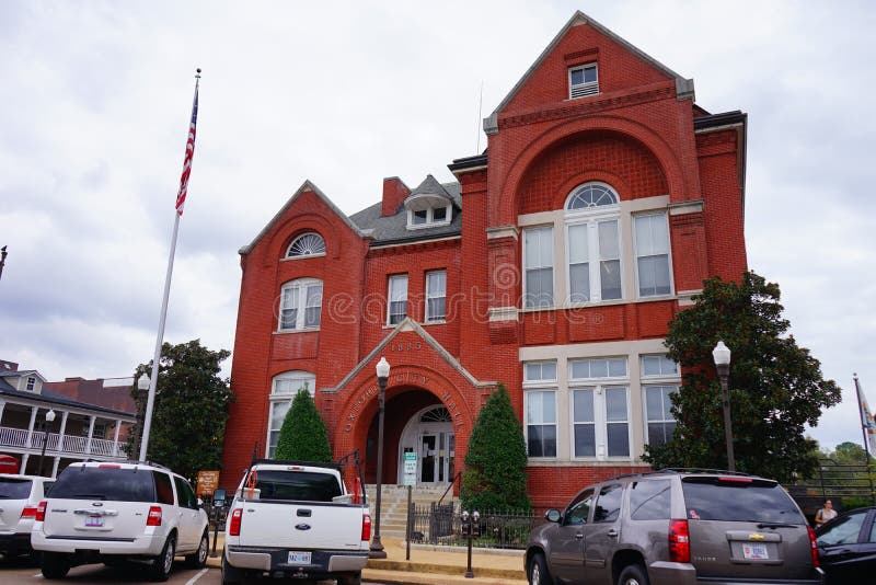 Oxford court house editorial image. Image of clouds, america 62328690