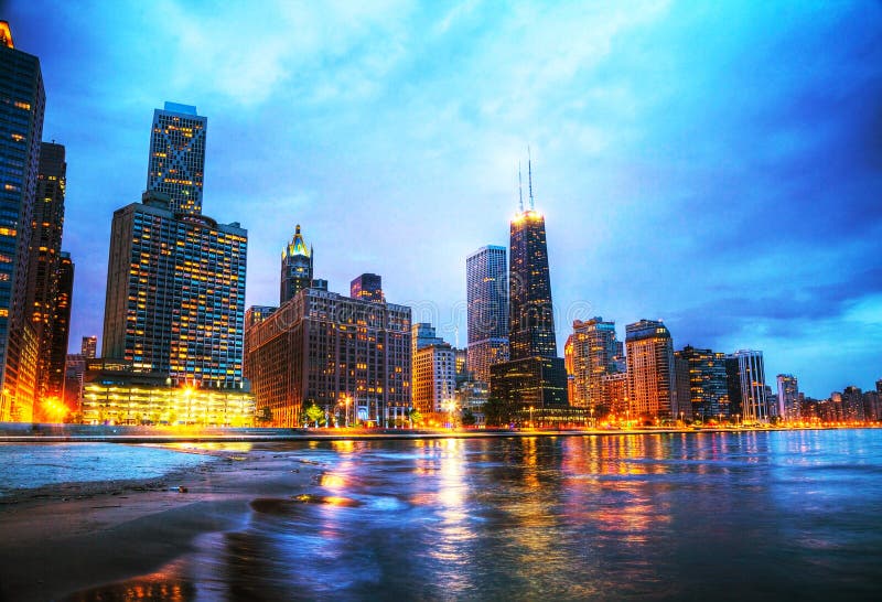 Downtown Chicago, IL at sunset