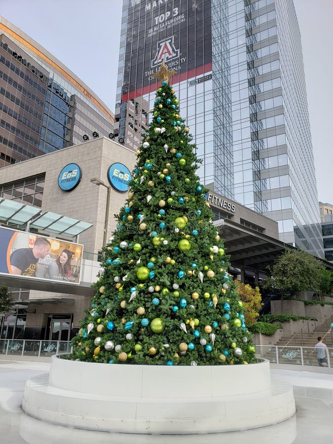 Downtown Christmas Tree, Phoenix, AZ Editorial Image - Image of arizona ...