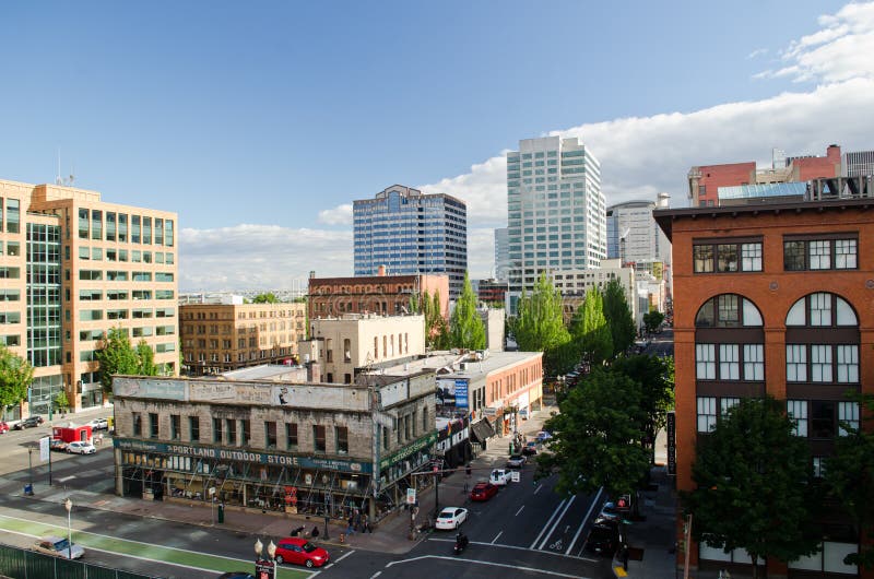 Downtown Portland Oregon editorial stock image. Image of streets 74397054