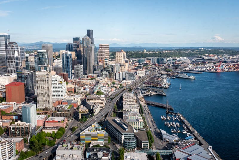 Downtown Seattle Washington and Mount Rainier Stock Image - Image of ...