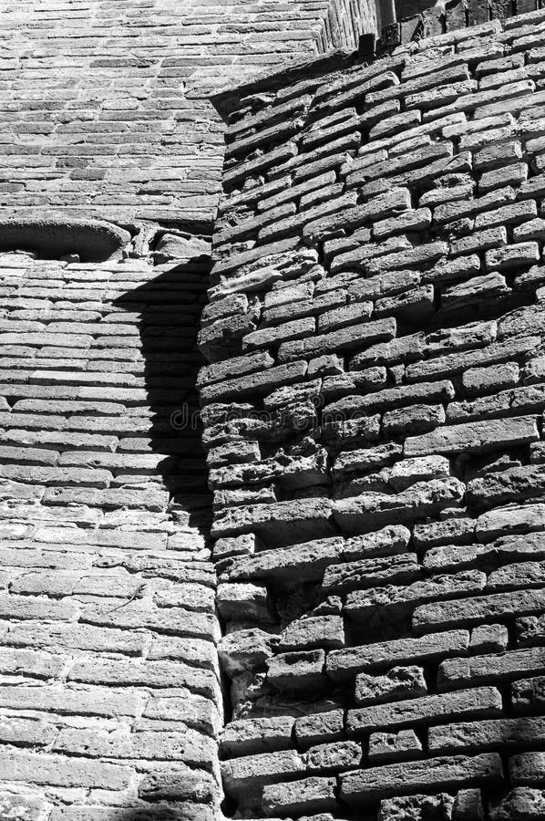Dozza W?ochy: Szczeg?? antyczna wioska Miasto w Emilia Romagna regionie s?awnym dla sw?j malowide? ?ciennych i kasztelu fotografia stock Dozza W?ochy: Szczeg?? antyczna wioska Miasto w Emilia Romagna regionie s?awnym dla sw?j malowide? ?ciennych i kasztelu fotografia stock