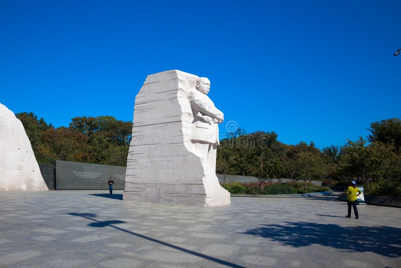 Dr. de monument Martin Luther King, mémorial de Jefferson au jour ensoleillé La statue images stock Dr. de monument Martin Luther King, mémorial de Jefferson au jour ensoleillé La statue images stock