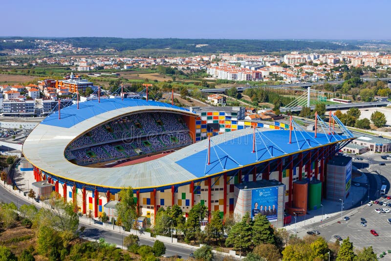 Dr. Stadion Magalhães Pessoa, alias städtisches Fußball-Stadion Leirias lizenzfreie stockfotografie Dr. Stadion Magalhães Pessoa, alias städtisches Fußball-Stadion Leirias lizenzfreie stockfotografie