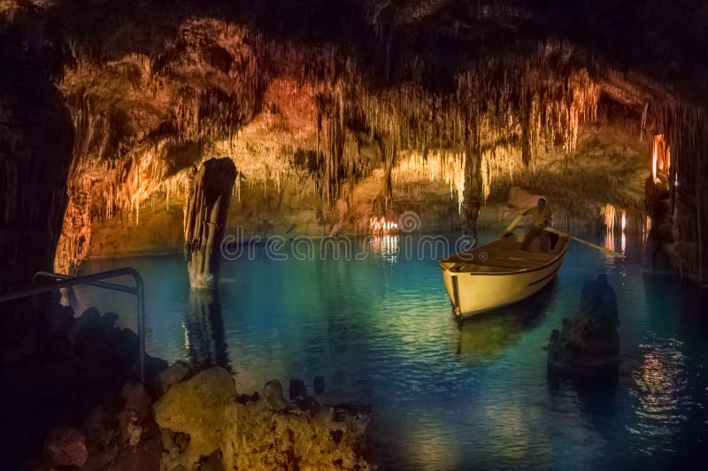 Drach-Höhle von Mallorca-Insel lizenzfreie stockfotos Drach-Höhle von Mallorca-Insel lizenzfreie stockfotos
