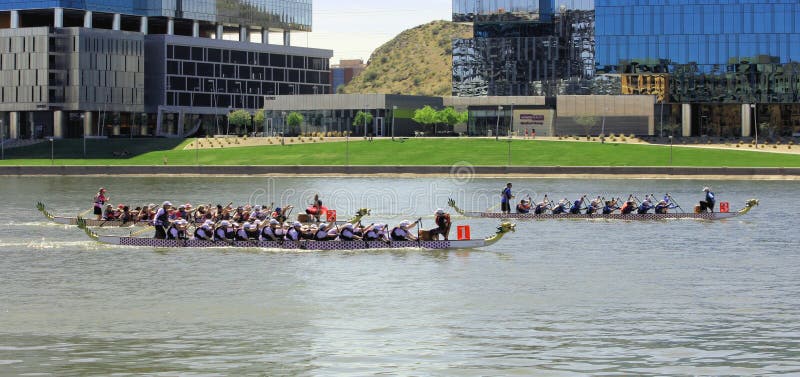 Dragon Boat Festival p? Tempe Town Lake Arizona 2019 royaltyfri foto Dragon Boat Festival p? Tempe Town Lake Arizona 2019 royaltyfri foto