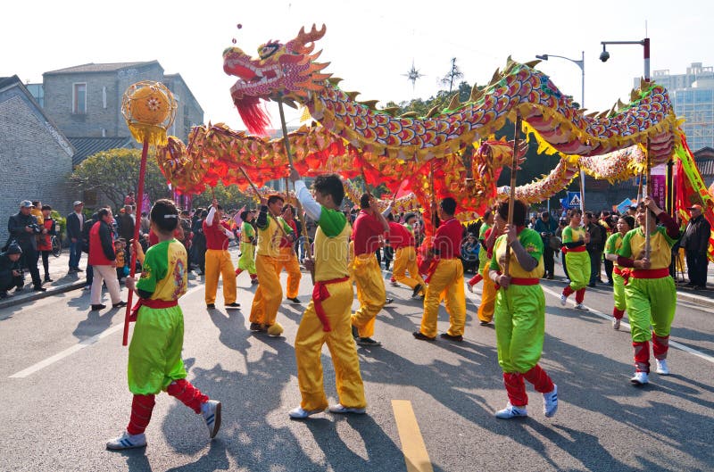 Dragon Dance foto de archivo libre de regalías Dragon Dance foto de archivo libre de regalías