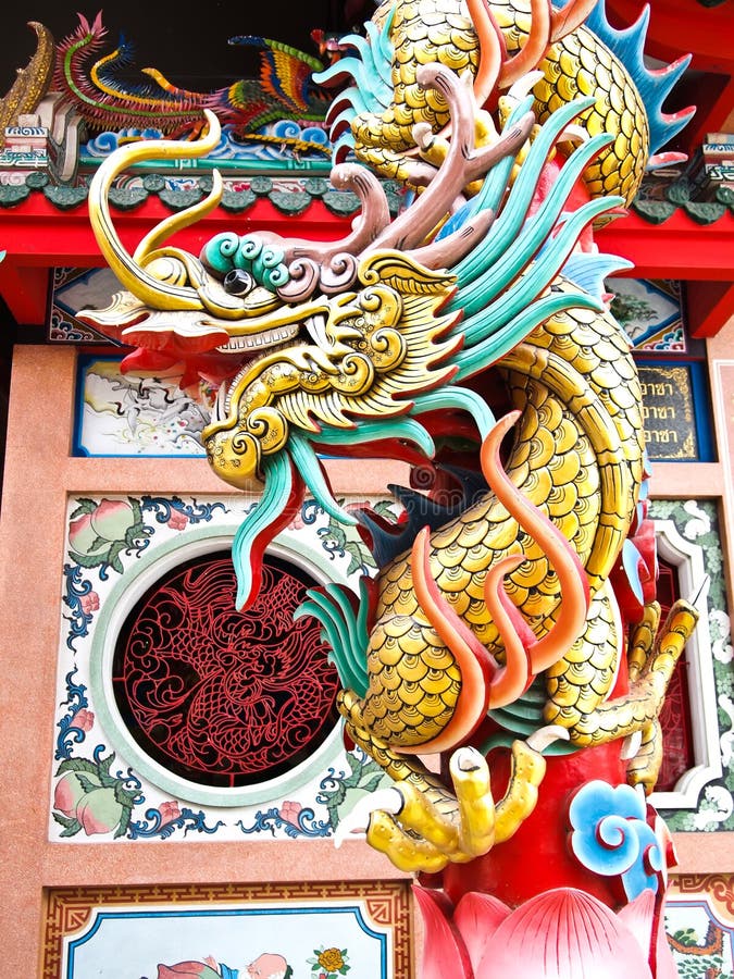 Dragon Sculpture Clutching a Ball in it`s Claw Foot, Located Outside a  Hotel in Dallas, Texas. Stock Photo - Image of dragon, tying: 171741150