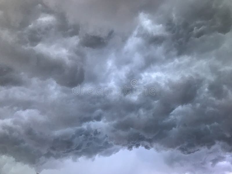 Grey sky before storm and raining royalty free stock images Grey sky before storm and raining royalty free stock images
