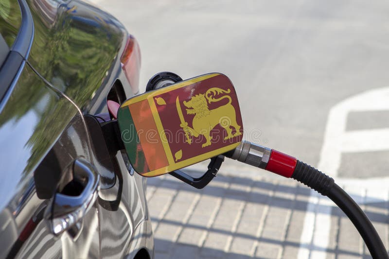 Drapeau de Sri Lanka sur l'aileron de remplisseur de carburant du ` s de voiture photographie stock libre de droits Drapeau de Sri Lanka sur l'aileron de remplisseur de carburant du ` s de voiture photographie stock libre de droits
