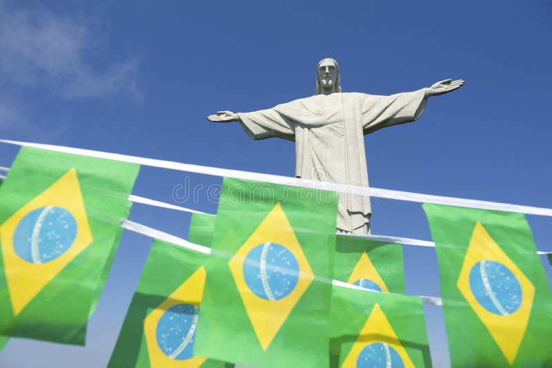 Drapelul brazilian la Corcovado rio de janeiro royalty free stock image