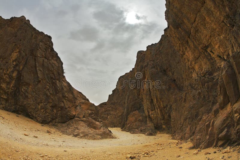 Drastische und wirkungsvolle schwarze Schlucht stockbilder Drastische und wirkungsvolle schwarze Schlucht stockbilder