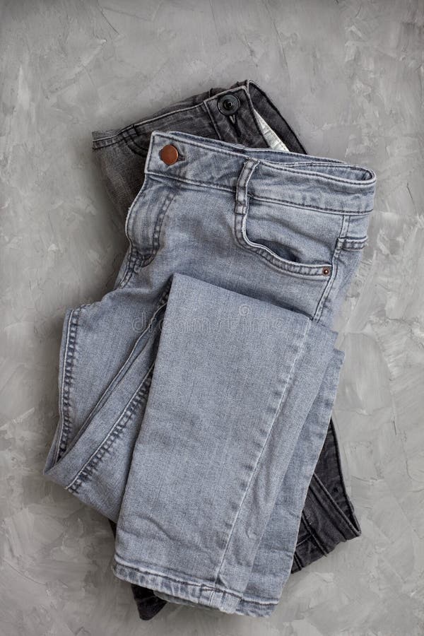 Draufsicht der grauen Jeans lizenzfreies stockbild Draufsicht der grauen Jeans lizenzfreies stockbild