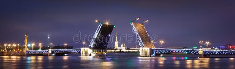 Drawbridge παλατιών σε Άγιο Πετρούπολη στοκ εικόνα
