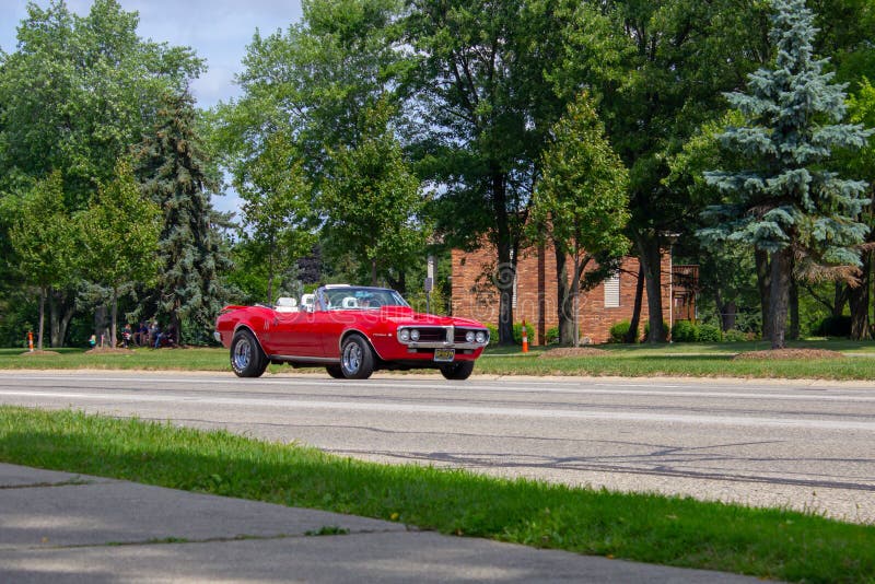 dream cruise pontiac