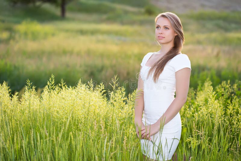 Dreamy young woman stock photography Dreamy young woman stock photography