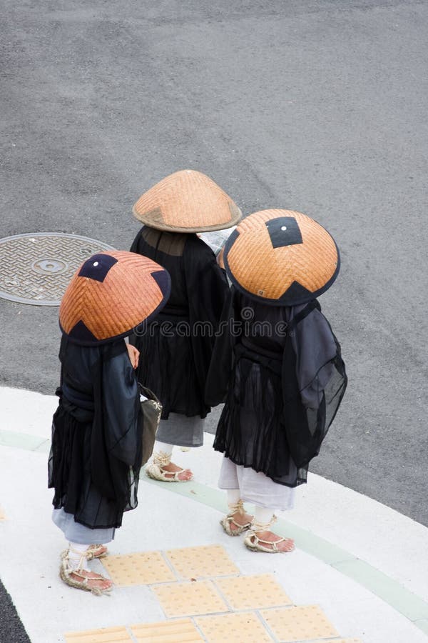 Drei buddhistische Mönche stockfoto Drei buddhistische Mönche stockfoto