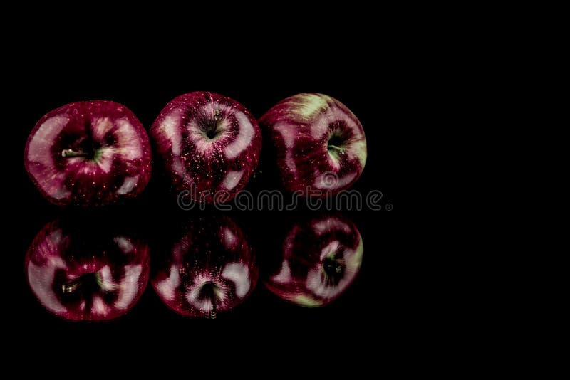 Drei rote Äpfel stockbilder Drei rote Äpfel stockbilder