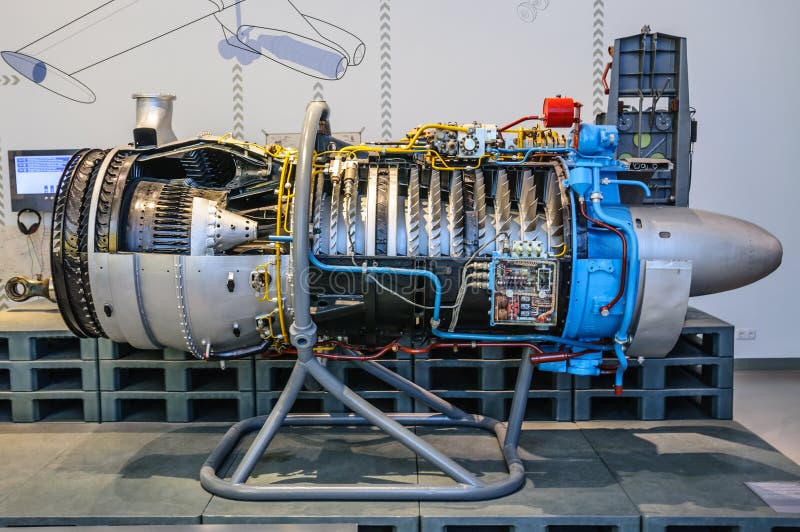 DRESDEN, ALEMANHA - MAI 2015: Avião Jet Engine Turbine em Dres imagem de stock royalty free DRESDEN, ALEMANHA - MAI 2015: Avião Jet Engine Turbine em Dres imagem de stock royalty free