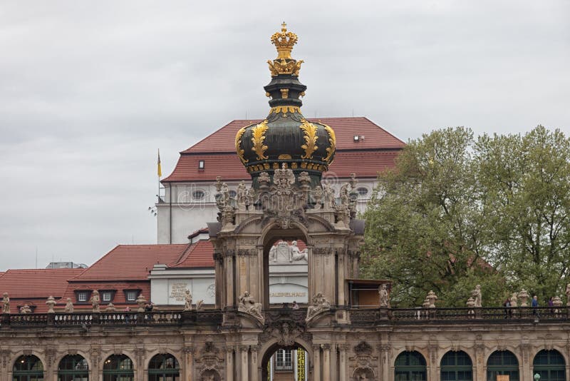 Dresden Niemcy Rodzaje miasto Korony brama. Dresden Niemcy Rodzaje miasto Zwiedzać i architektura Dziejowy centrum Korony brama