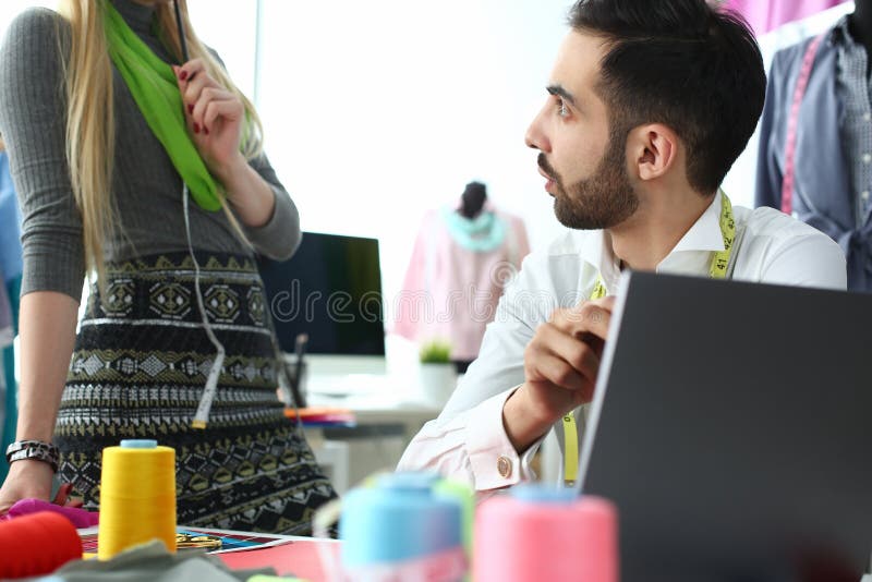 Dressmaking poj?cia Pracowniana moda Tworzy prac? obrazy stock Dressmaking poj?cia Pracowniana moda Tworzy prac? obrazy stock