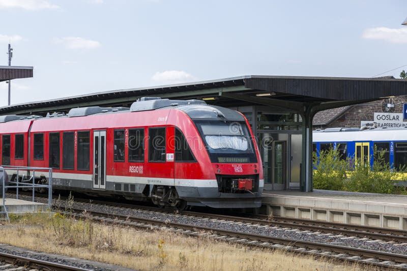 Drevet står på drevstationen i Goslar, Tyskland royaltyfria foton Drevet står på drevstationen i Goslar, Tyskland royaltyfria foton