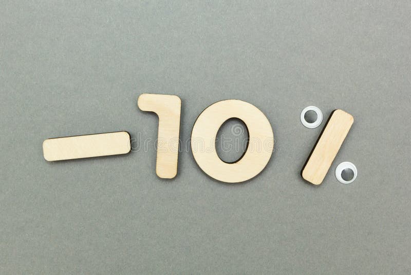 -10% drewniane postacie na szarości tapetuje tło obraz royalty free -10% drewniane postacie na szarości tapetuje tło obraz royalty free