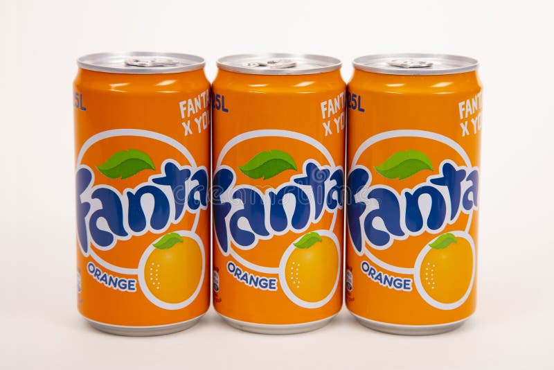 Drie FANTA Orange Softdrink stock afbeeldingen Drie FANTA Orange Softdrink stock afbeeldingen