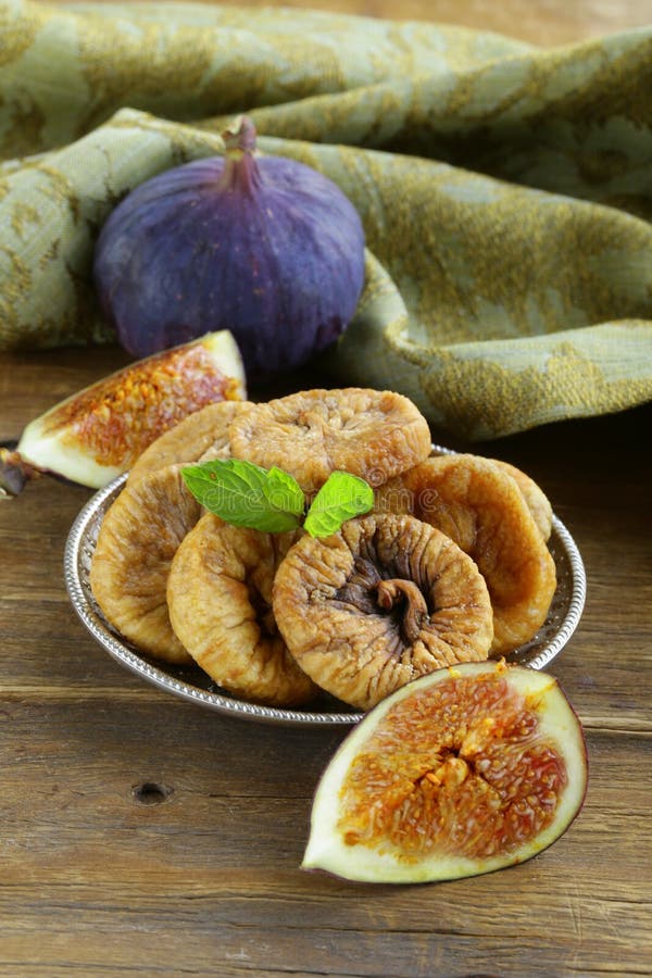 Dried figs and fresh fruit stock photo. Image of diet 33509200