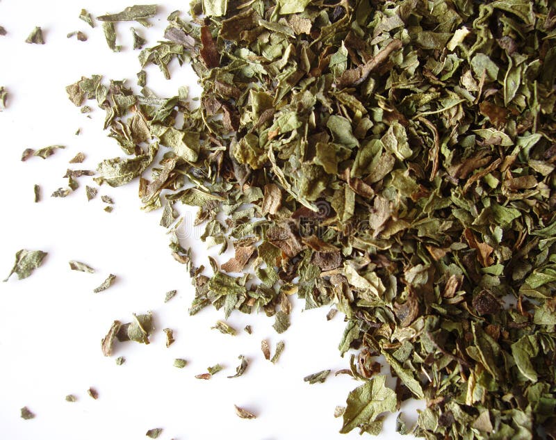 Dried mint leaves