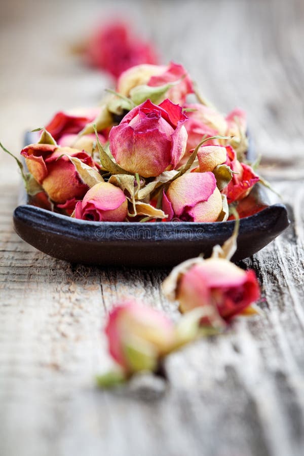 Dried rose buds