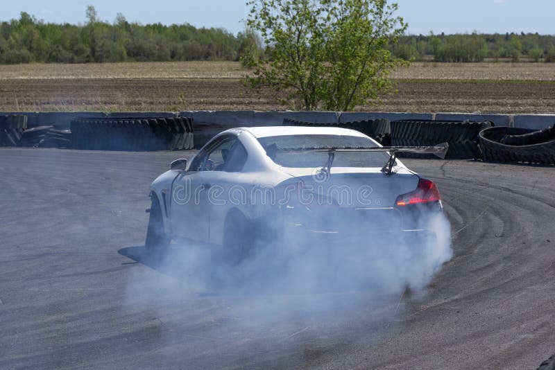 Drifting car editorial image. Image of auto, smoke, slick 40928980