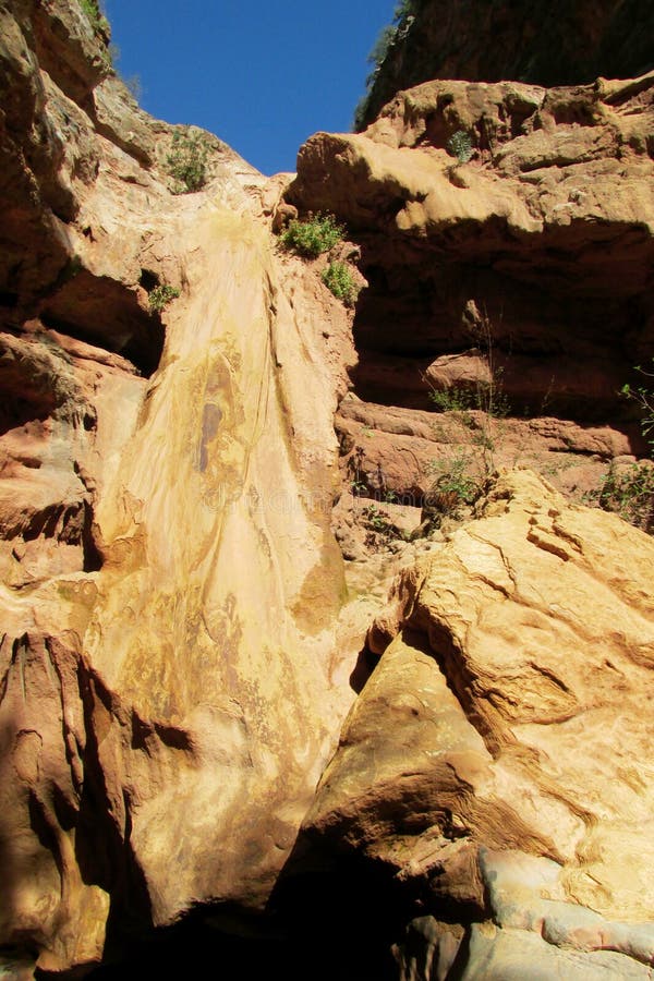 Droge waterval in riviercanion royalty-vrije stock afbeeldingen Droge waterval in riviercanion royalty-vrije stock afbeeldingen