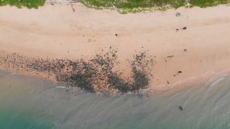 Drohnenflugzeug-Landschaft szenische Landschaft von Sandstrand und Meer