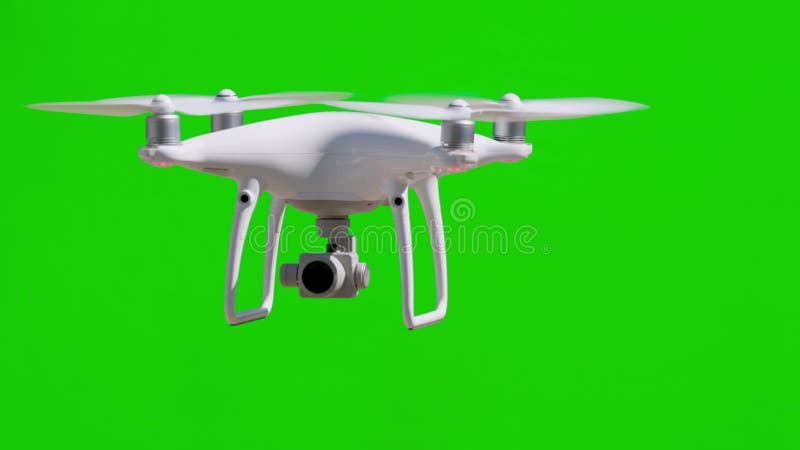 Drone Real UAV Quadcopter που πετάει αργά σε εξωτερικό χώρο μπροστά από μια πράσινη οθόνη. απόθεμα βίντεο