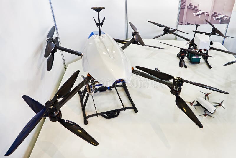 Goma de dinero límite Compatible con Drones Para La Entrega De Mercancías En Exposición Fotografía editorial -  Imagen de blanco, aéreo: 231480072