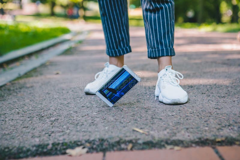 Mobile Repair Tutorial: Fixing a Cracked Phone Screen | TikTok - Phone Screen Repair Cracked By Accident