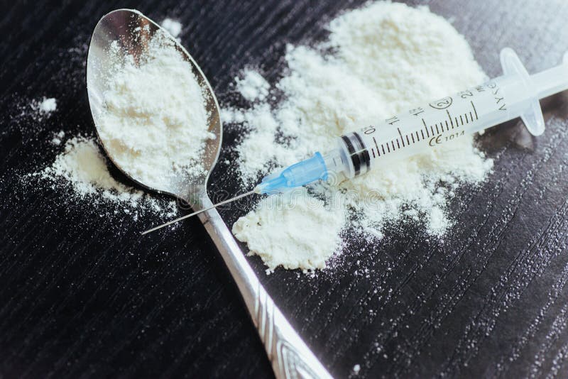 Druggebruik, verslaving en het concept van het substantiemisbruik - sluit omhoog van SP royalty-vrije stock afbeeldingen Druggebruik, verslaving en het concept van het substantiemisbruik - sluit omhoog van SP royalty-vrije stock afbeeldingen