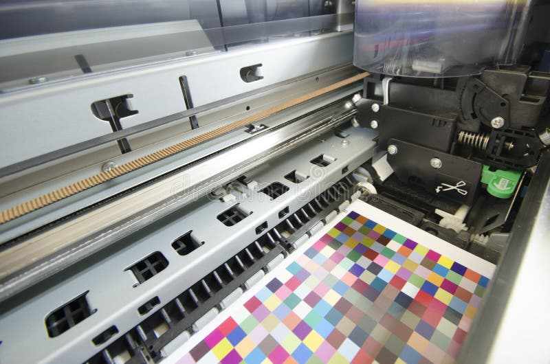 Drukwinkel, de binnenprinter van groot formaatinkjet stock afbeelding Drukwinkel, de binnenprinter van groot formaatinkjet stock afbeelding
