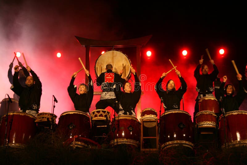 Belgian band Taikidoki's performing their Japanese drumming act. Belgian band Taikidoki's performing their Japanese drumming act.