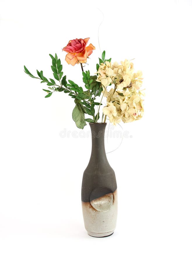 dry flowers in a vase