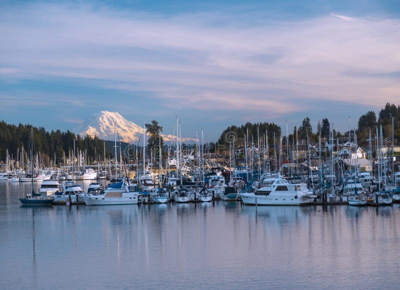 Drynduli schronienie, WA usa _Styczeń, 20 2015 Drynduli schronienie jest popularnym turystyki przyciąganiem na Puget Sound obraz stock Drynduli schronienie, WA usa _Styczeń, 20 2015 Drynduli schronienie jest popularnym turystyki przyciąganiem na Puget Sound obraz stock