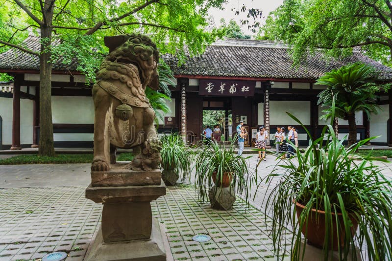 Du Fu ha ricoperto di paglia il cottage a Chengdu, Sichuan, Cina immagini stock libere da diritti Du Fu ha ricoperto di paglia il cottage a Chengdu, Sichuan, Cina immagini stock libere da diritti