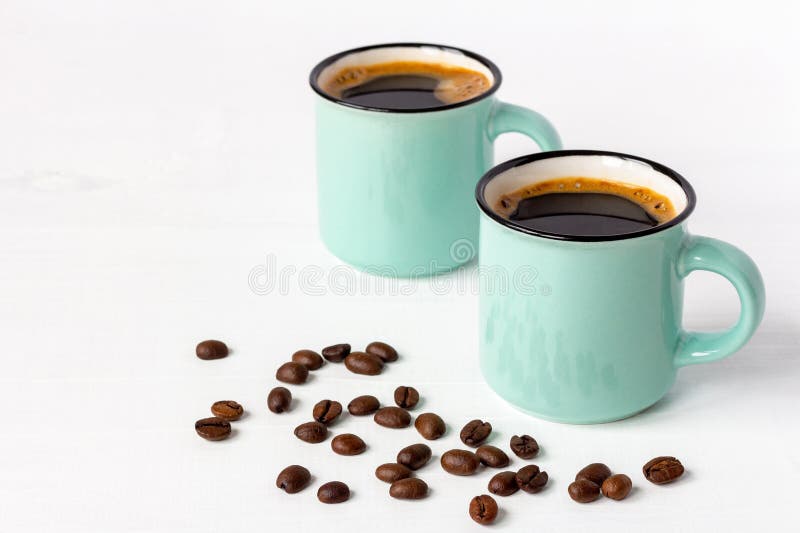 Rostos Assustadores Monstros De Marshmallow Em Xícara De Café Para  Halloween Imagem de Stock - Imagem de festivo, fantasma: 199278451