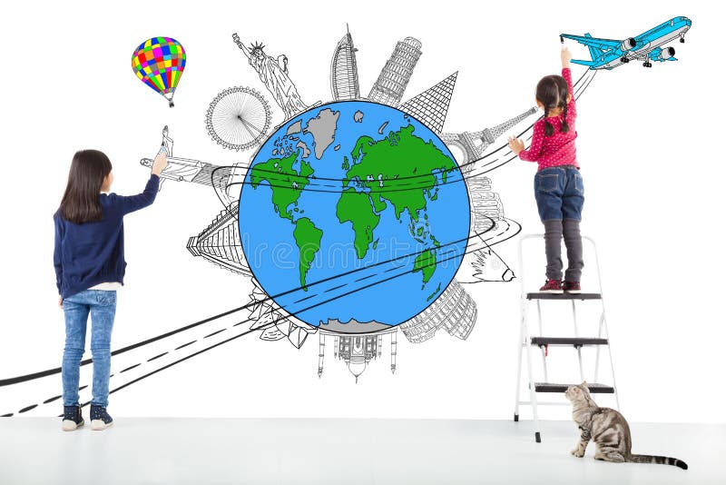 Duas crianças da menina que tiram o mapa mundial e o marco famoso